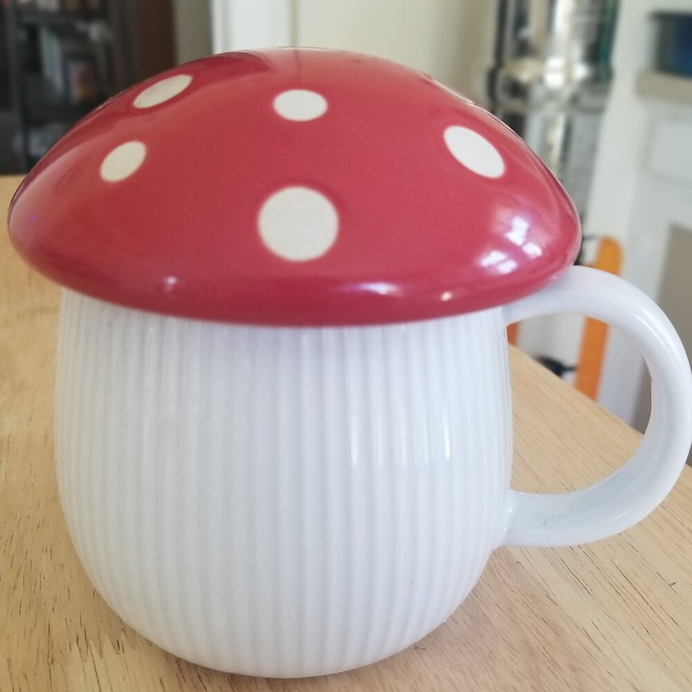Mushroom Mug with Removeable Lid NWTO